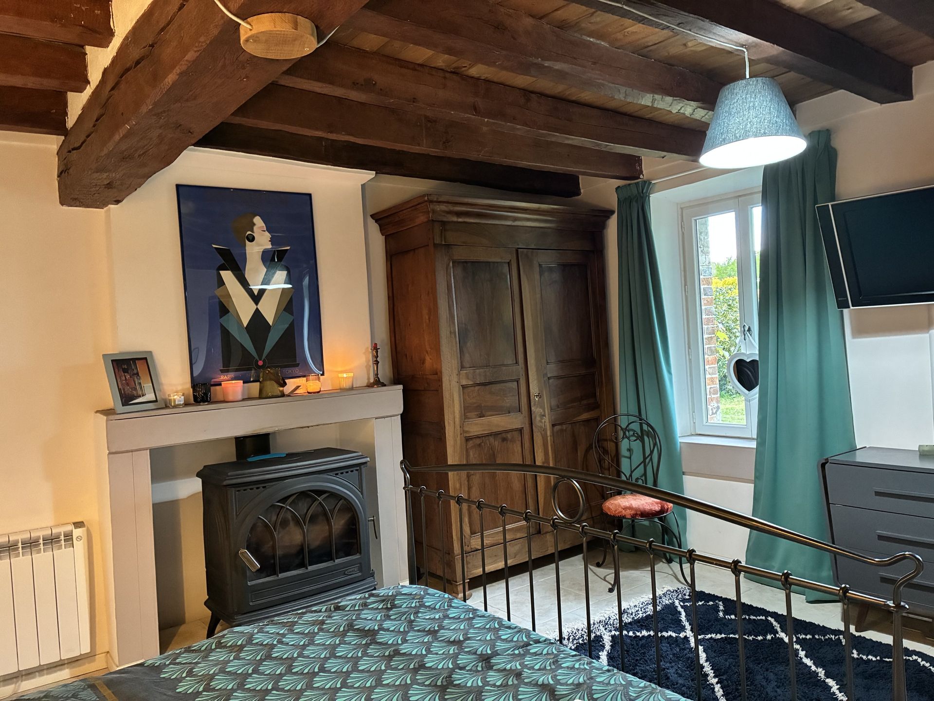 Chambre parentale du Gîte Piscine Montargis, Nargis Loiret