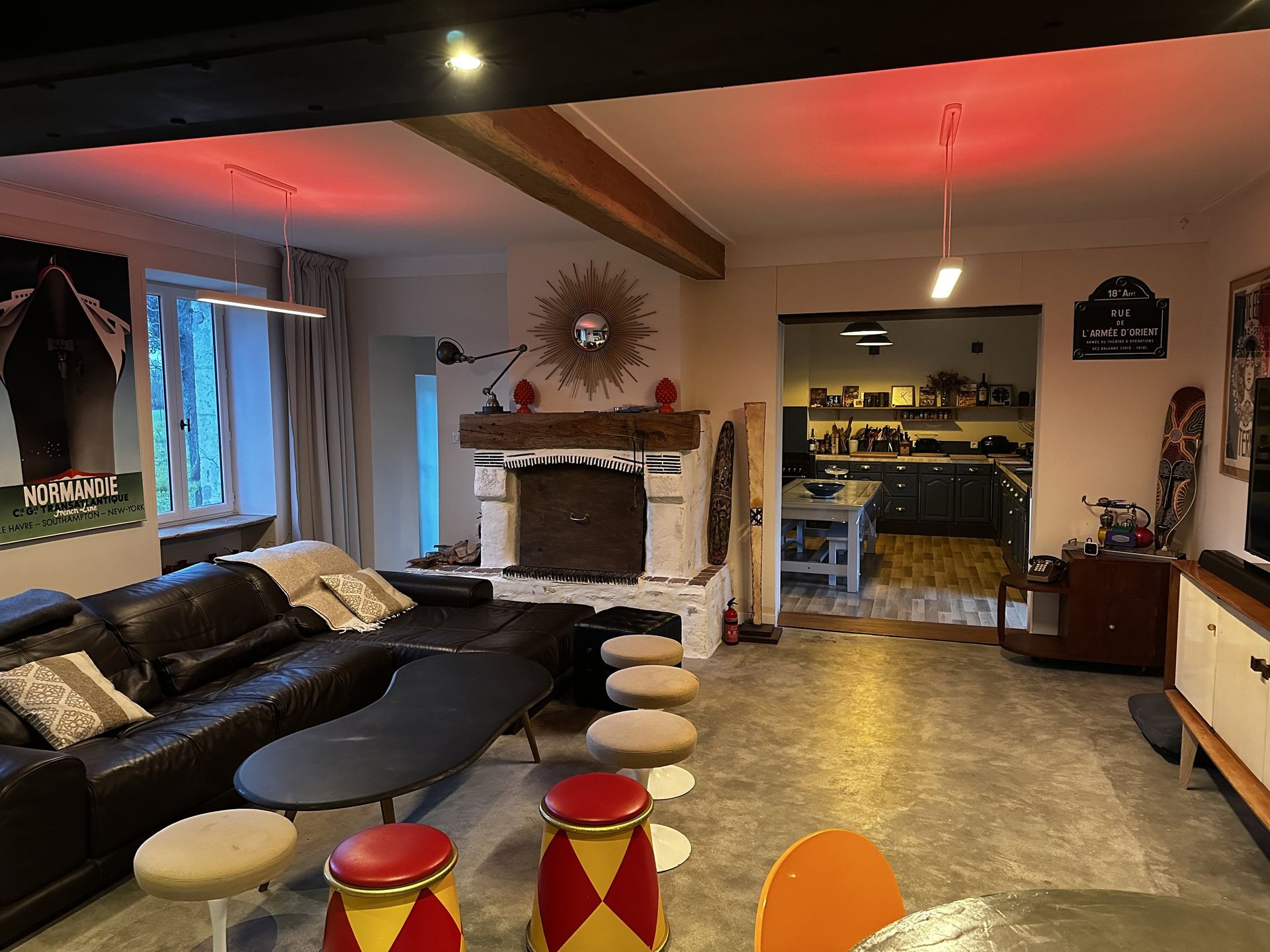 Cosy lounge with fireplace, Gite Piscine Montargis, Nargis (45210)